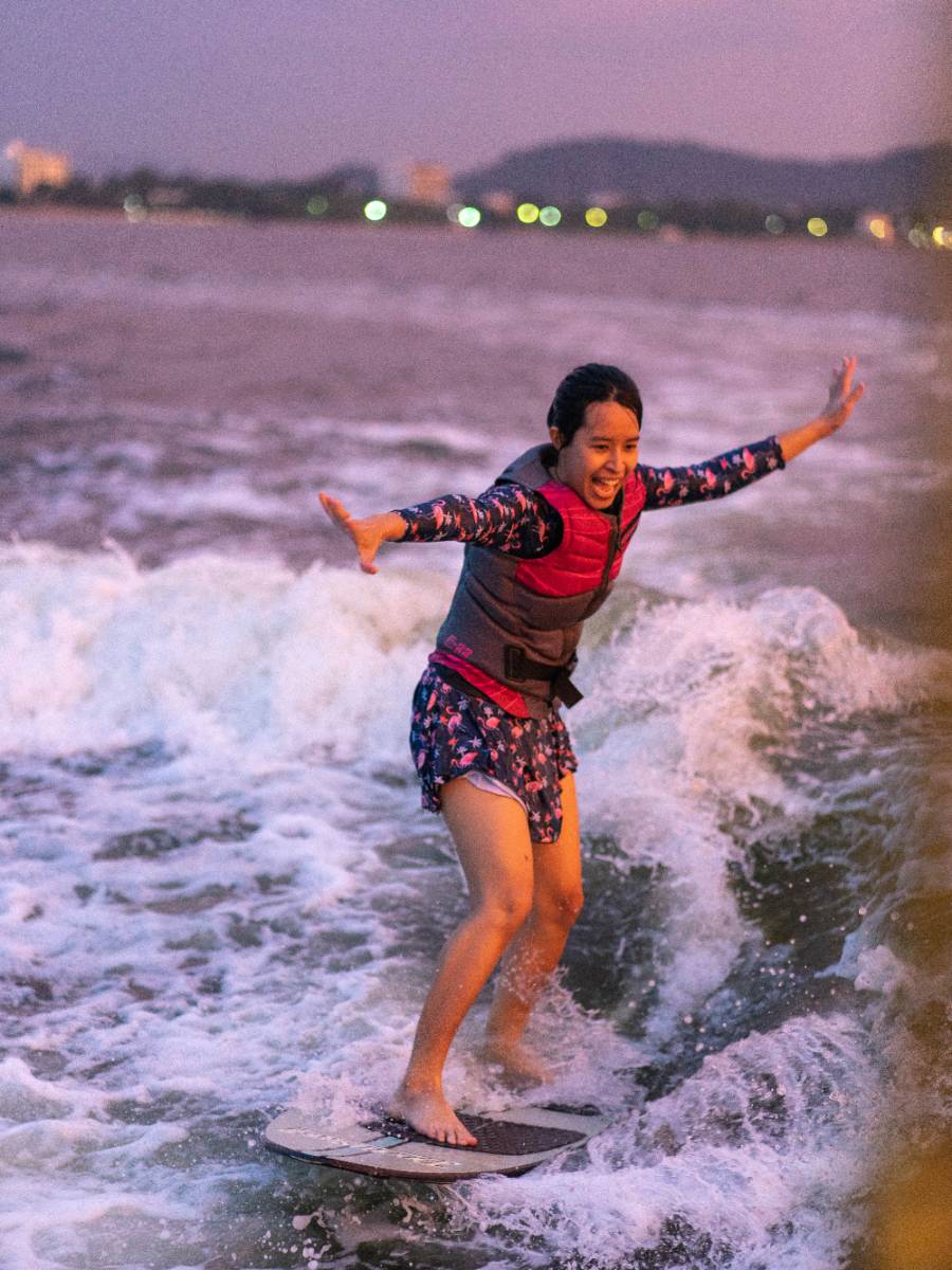 Wake Surf บางแสน ชลบุรี เที่ยวชลบุรี นายชล 9chon